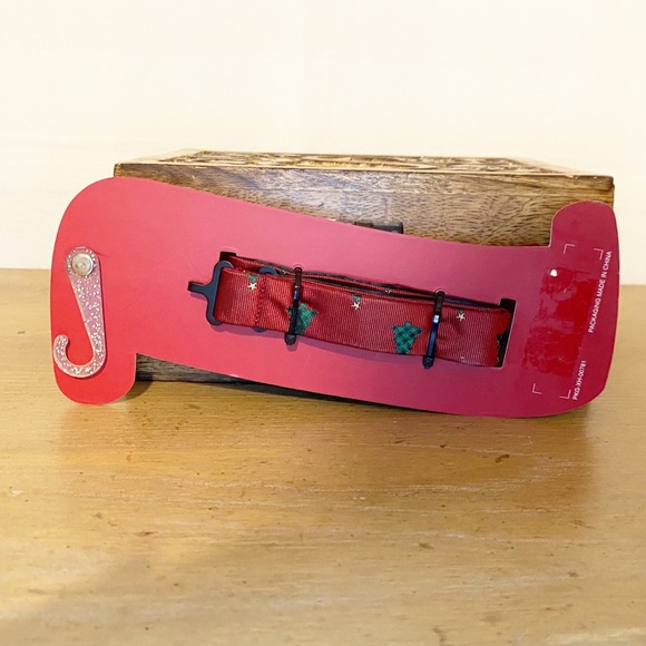 Christmas Bow Tie - Picture 2 of 3